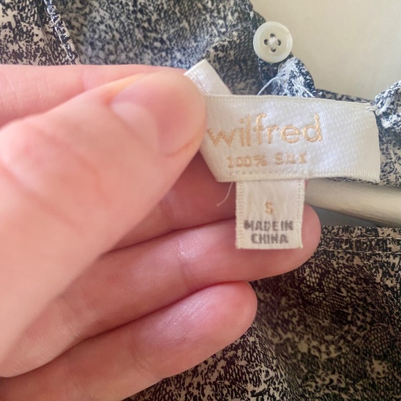 100% Silk Top by Wilfred - Picture 4 of 5